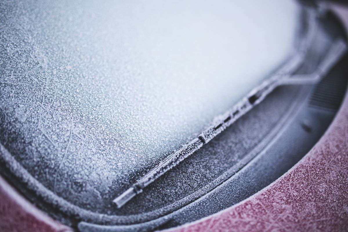 An Experts Guide to Windshield Defrosting